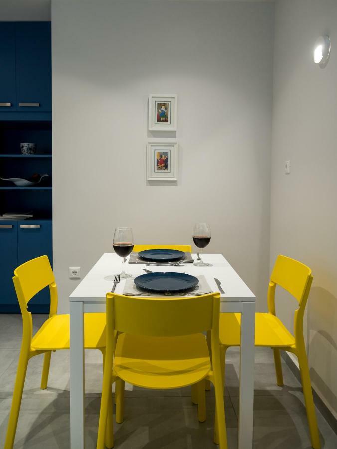 Central Cozy Studio With A Secret Garden Athena Bagian luar foto